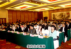 “創(chuàng)業(yè)手牽手，幫扶一加一”，胡國安董事長幫扶大學(xué)生企業(yè)自主創(chuàng)業(yè)